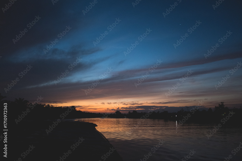 Fototapeta premium indonesia sunset water