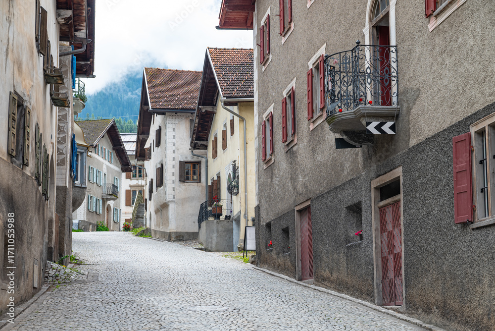 Fototapeta premium Buildings in town of Bergun in Swiss