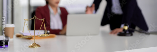 Fotografia Lawyer client discuss legal case justice scales office professional advice busin