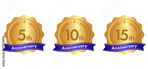 周年記念メダルアイコン／5年・10年・15年のリボン付き記念バッジのイラスト