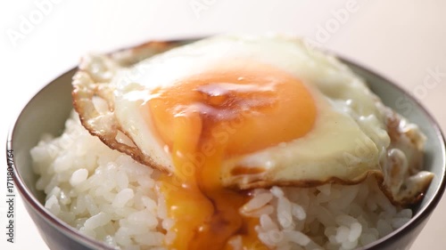 新鮮卵で調理した美味しい卵焼き料理