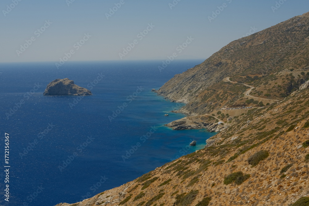 Fototapeta premium Blue mediterranean water and cliffs