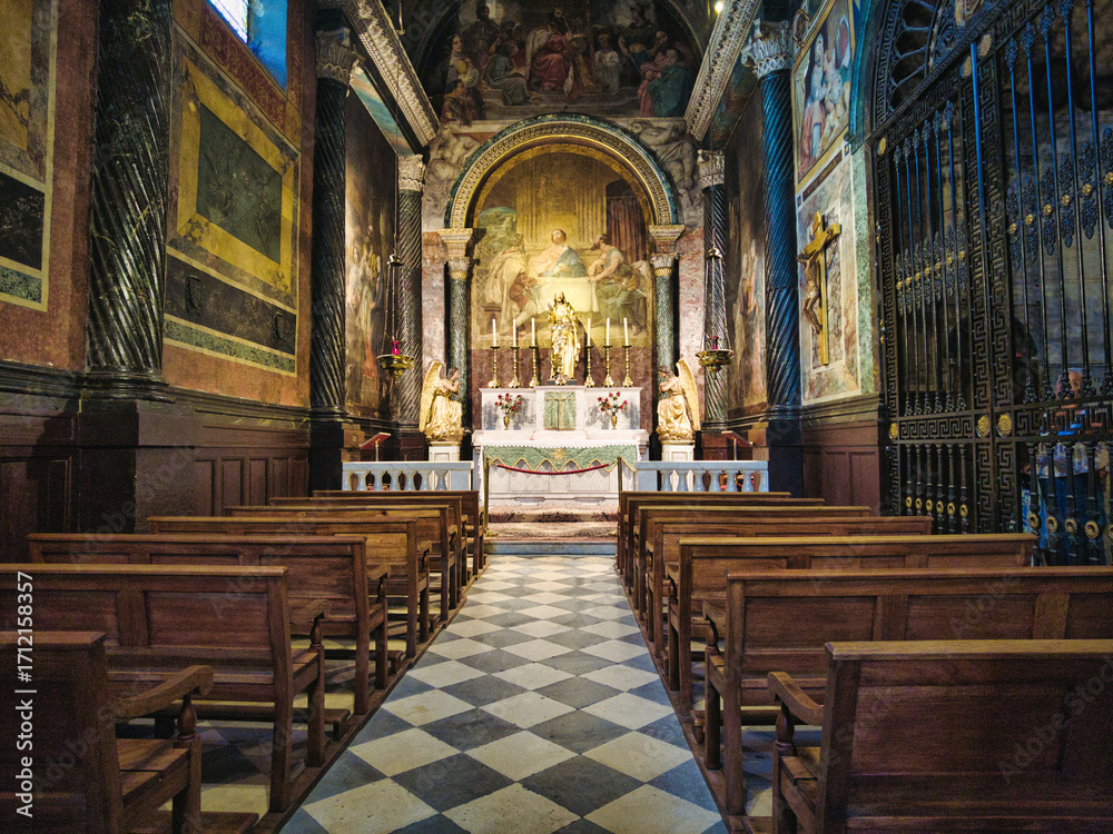 Fototapeta premium Cathedral in Avignon, France