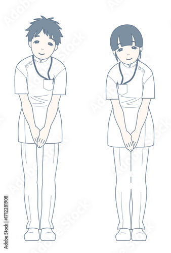 軽くお辞儀をしながら微笑む看護師