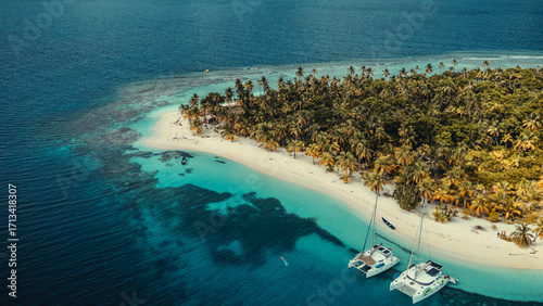 Fototapeta Naklejka Na Ścianę i Meble -  Drone shots of paradise islands in Panama called Guna Yala or San Blas