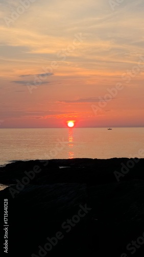Summer seascape, dawn sunrise, beautiful sky colors, sun, sea, cloud background, beautiful sunrise scenery, Jeongdongjin sea, South Korea
- 여름 자연, 새벽 일출, 아름다운 하늘, 태양, 바다, 구름 배경, 멋진 해돋이 풍경, 정동진 바다, 한국