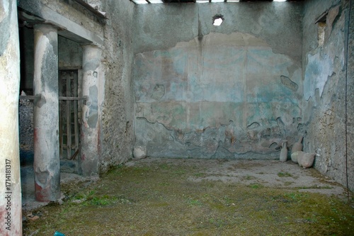 Decorazione alla parete di Villa Romana nella città di Pompei