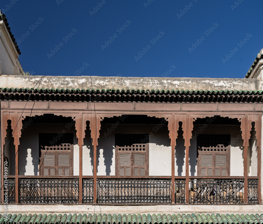 Obraz premium Mellah balconies in Fez showcase Andalusian architectural beauty