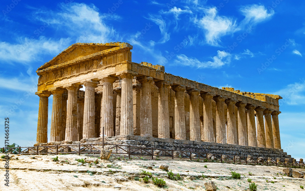 Fototapeta premium Temple of Concordia in Agrigento, Sicily, Italy