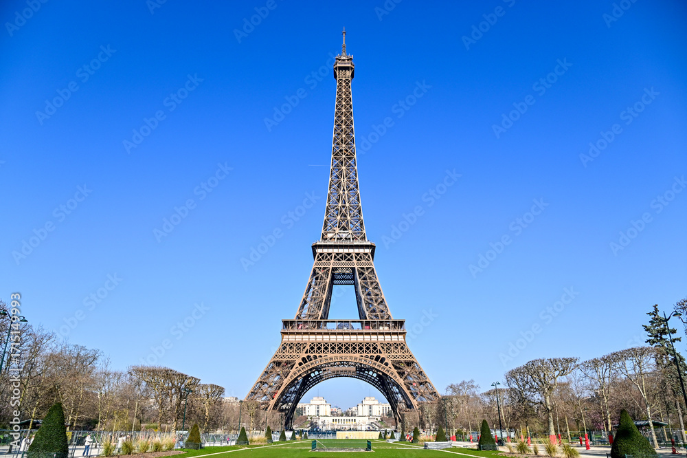 Fototapeta premium エッフェル塔のとても美しい風景