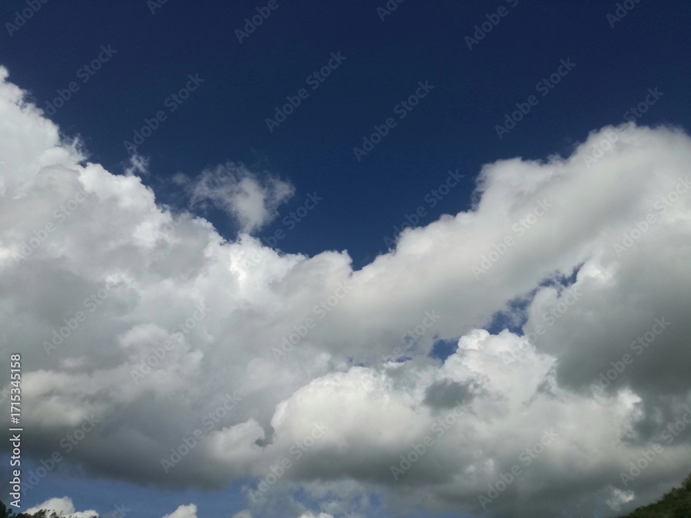 Obraz premium hdr,The blue sky is covered with clouds