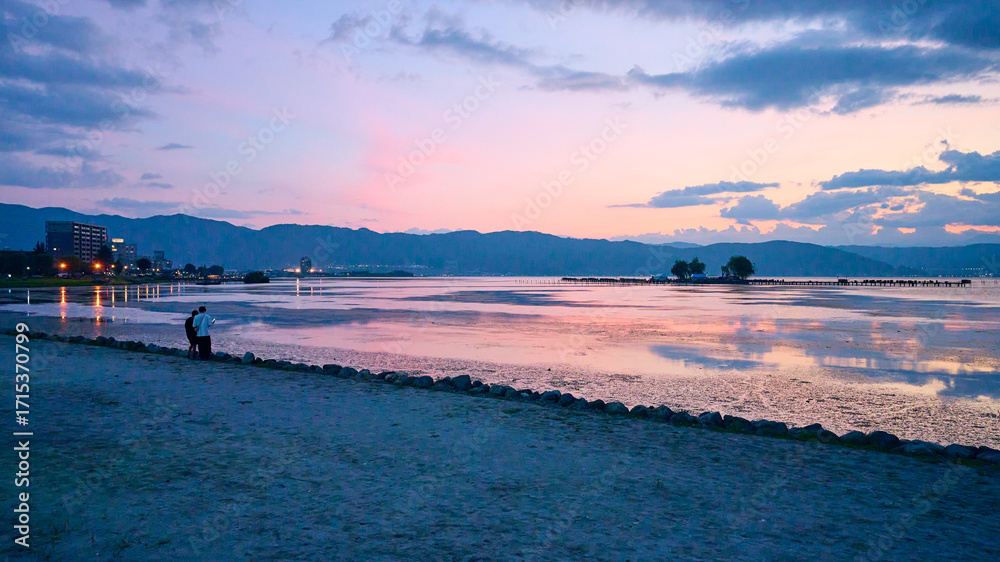 Obraz premium 諏訪湖の夕景