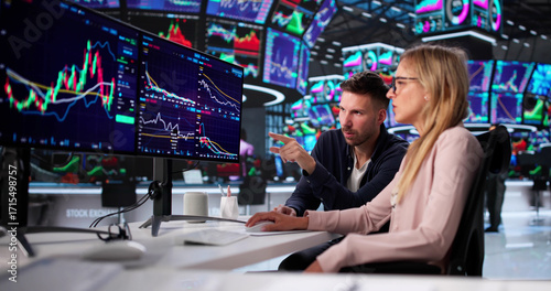 Capitalizing On Multiple Monitors, Sharing Online