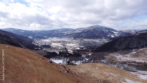 高台からの湯布院の雪景色（大分県由布市湯布院）