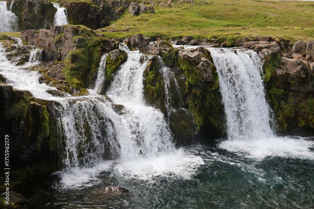 Fototapeta premium Beautiful Waterfalls of Iceland – Kirkjufell