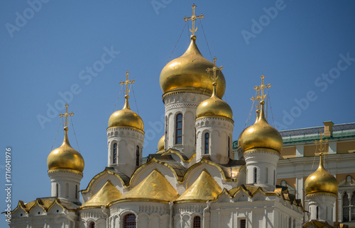 Canvastavla Gold onion domes at Assumption Cathedral, Moscow