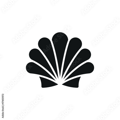 Seashell scallop icon in glyph for aquatic, nature, and sea visuals.