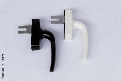 
Door handles, openings, hardware, metal doorknobs, sandpaper, discs
metal drill bits