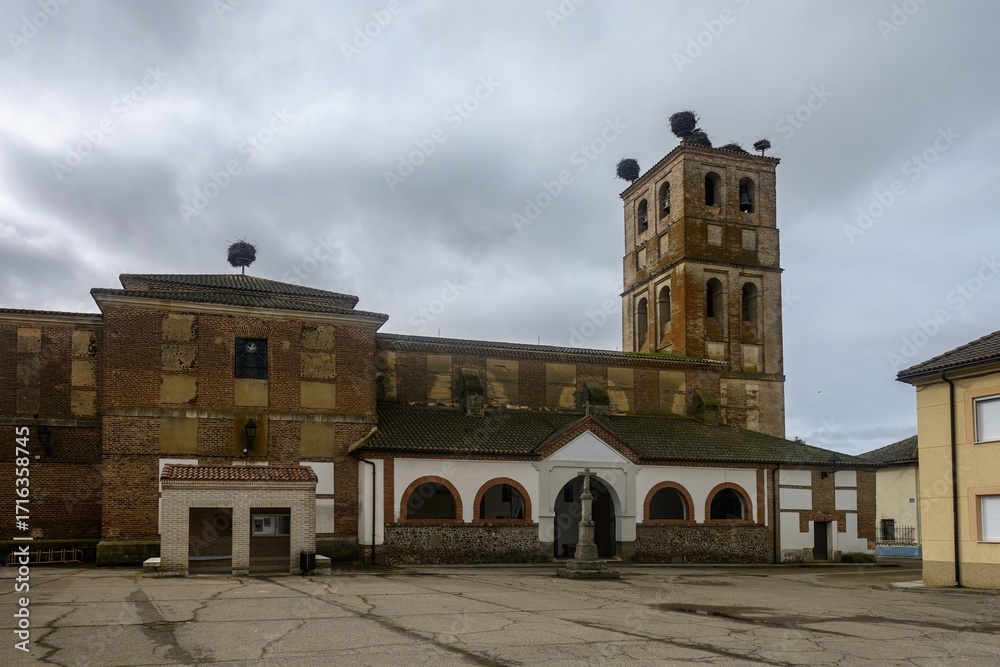 Obraz premium Church of San Gervasio y San Protasio in Santervas de la Vega, Palencia