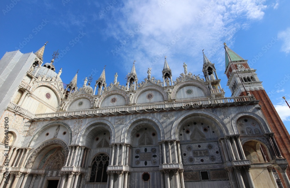 Naklejka premium St Mark's Basilica and St Mark's Campanile in Venice, Italy