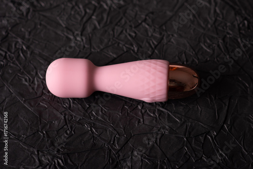 female small pink vibrator, travel-friendly