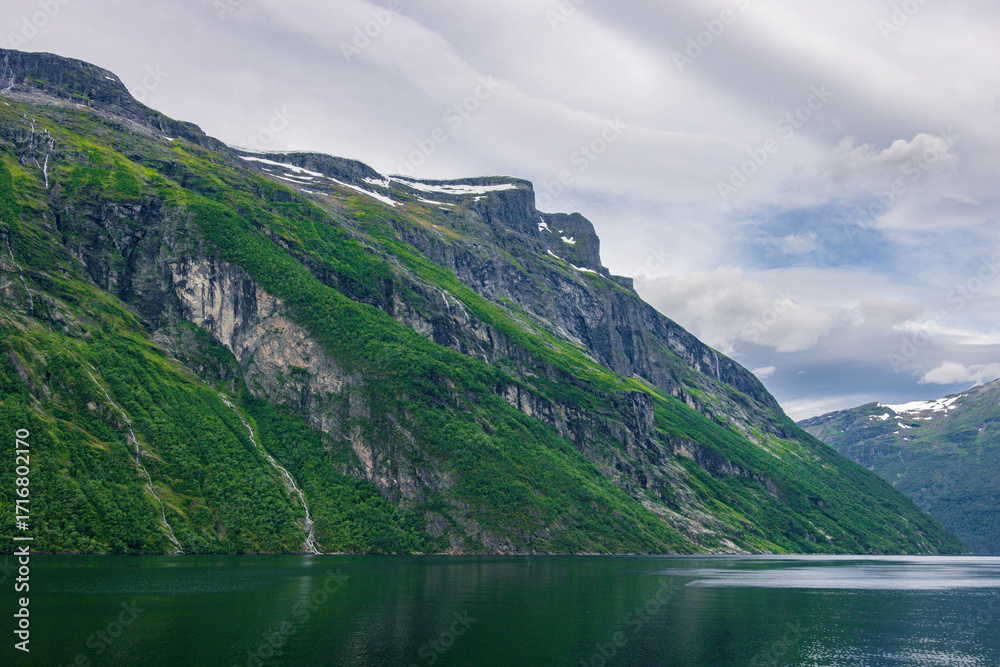 Fototapeta premium Beautiful views from the cruise along the Geirangerfjord (Norway)