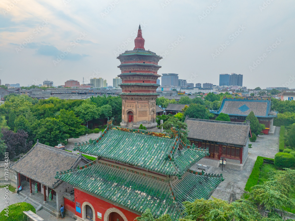 Obraz premium Wenfeng Pagoda of Tianning Temple in Anyang City, Henan Province