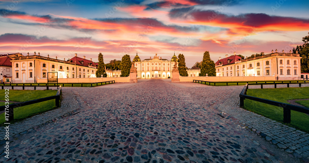 Ταπετσαρία Panoramic morning view of Branicki Palace, Podlaskie Voivodeship