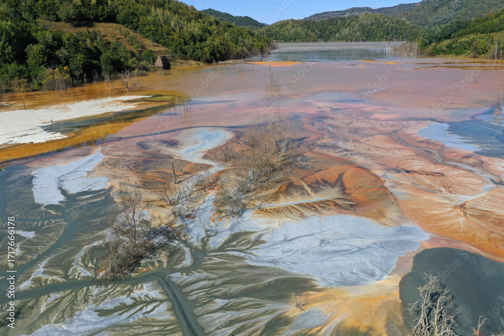 Φωτογραφία Aerial view of a big waste decanting lake, tailing pond
