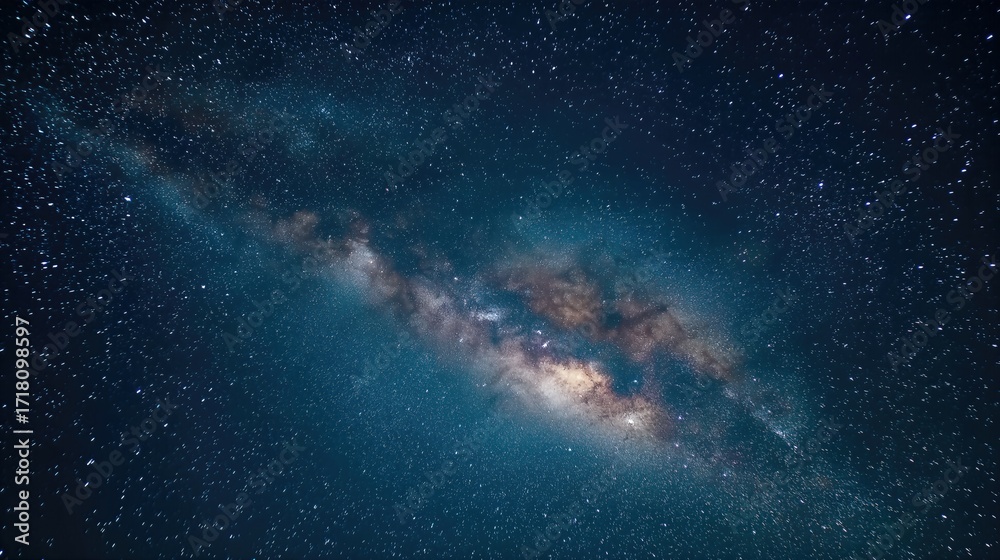 Fototapeta premium 天の川が輝く満天の星空 | Night Sky Full of Stars with a Shining Milky Way