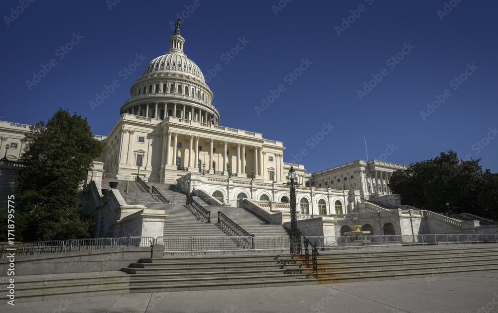 Obraz premium Washington DC. Capitol dome. Congress and Senate Capitol building in Washington D.C.. USA flag over Capitol dome. American Capitol. Congress and Senate in Washington D.C.
