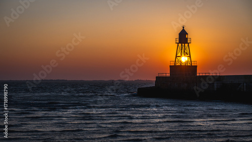 Wallpaper Mural Sonnenaufgang an der Mole in Wi9lhelmshaven Torontodigital.ca