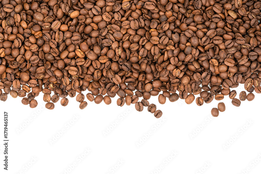 Obraz premium Freshly roasted coffee beans isolated on white background. coffee texture close-up, top view.