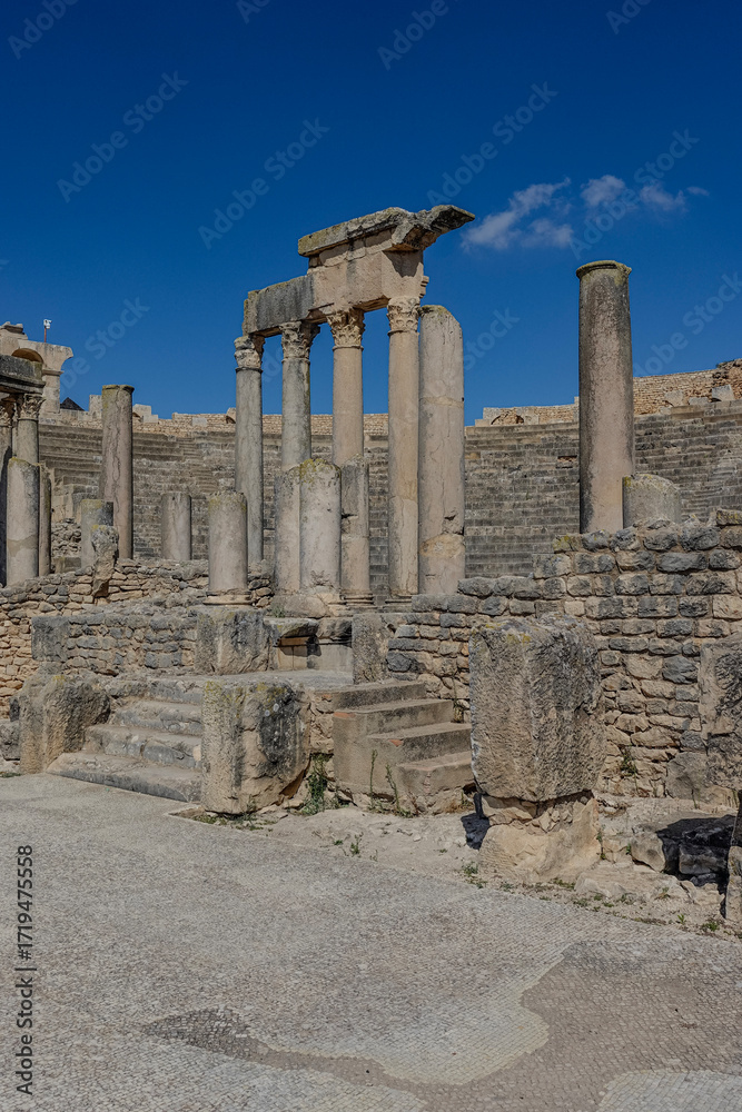 Fototapeta premium ruins of roman amphitheatre in thouga tunisia