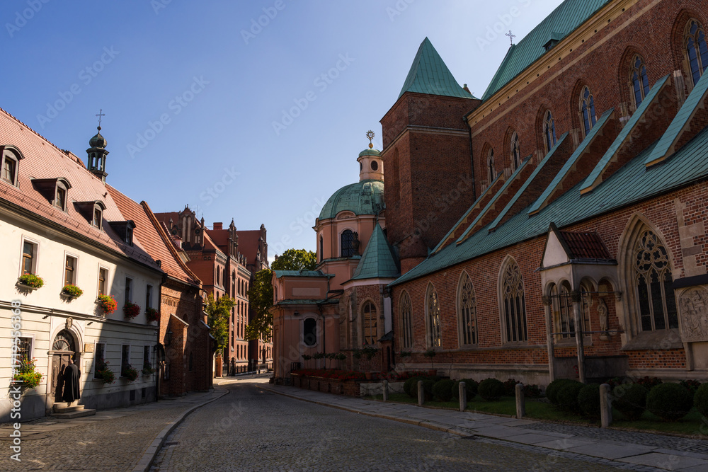Obraz premium Historic streets in Wrocław on Ostrów Tumski