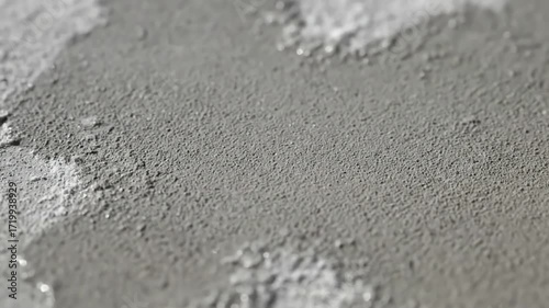 Initial efflorescence formation