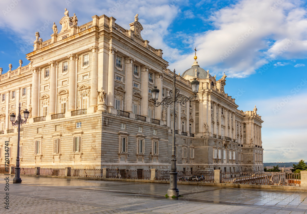 Fototapeta premium Royal palace on Oriente square in Madrid, Spain