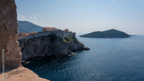Fotografie A Perfect Day in Croatia: The Dubrovnik City Walls in Sunshine