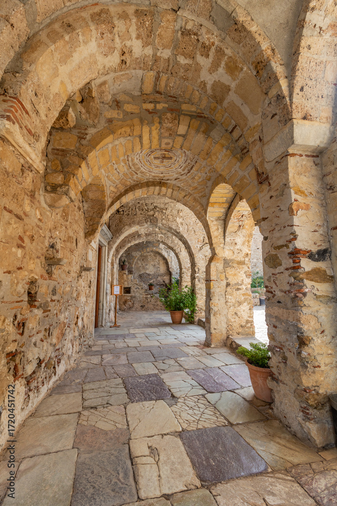 Naklejka premium Archway at Metropolitan Church of Saint Demetrius in Mystras on Peloponnese peninsula, Greece