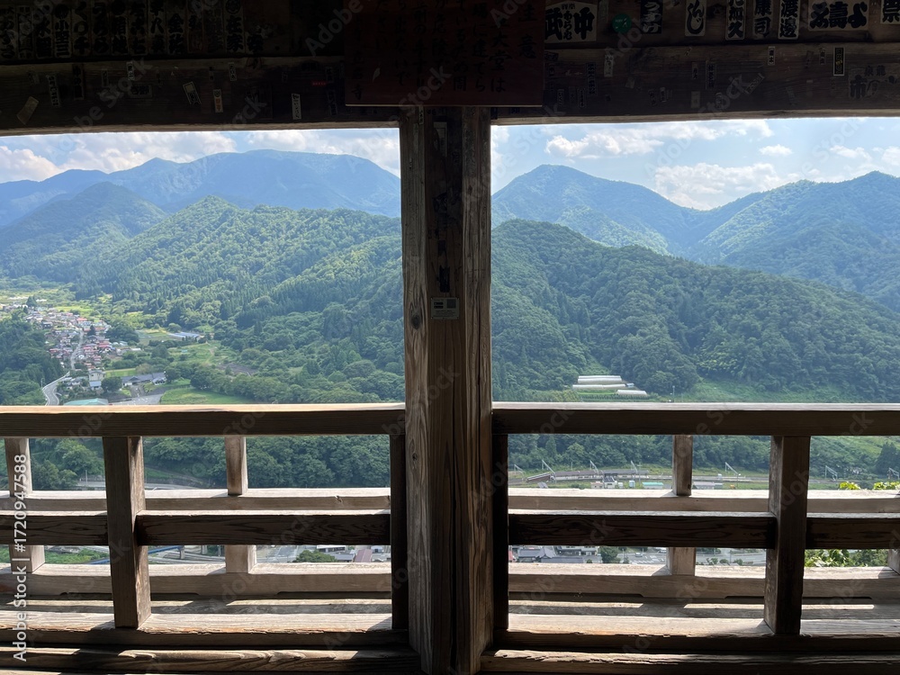 Fototapeta premium 山寺からの風景