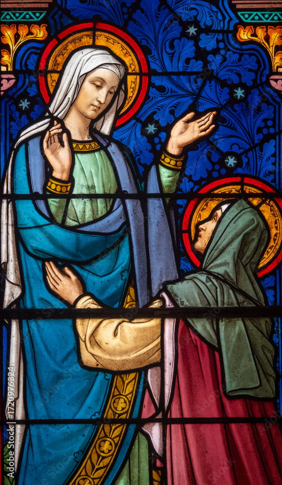 Obraz premium Stained glass (19th century) of Visitation of the Virgin Mary to her pregnant cousin Elizabeth.