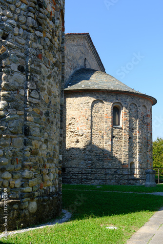 Fotografie Basilica of San Vincenzo in Galliano at Cantu, Como province, Italy