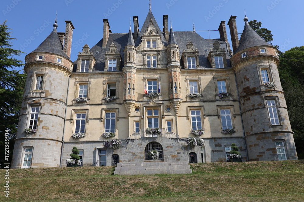 Fototapeta premium Mairie, vue de l'extérieur, village de Bagnoles de l'Orne, département de l'Orne, France