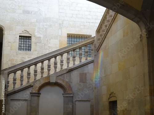 Fotografija [Spain] Rainbow-colored light reflected on the wall of the building (Barcelona)