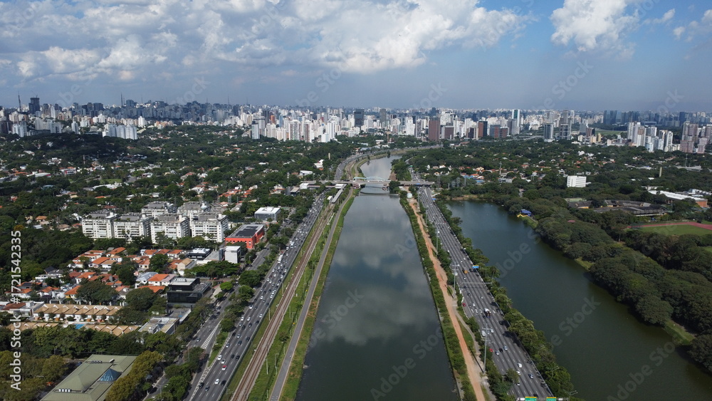 Fototapeta premium drone photo, caminho da fé, sao paulo, minas gerais, aparecida do norte, aparecida, campos do jordão,