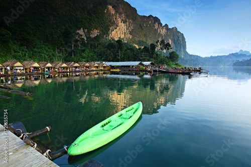 Quadro em tela Scenic of Khao Sok national park, popular destination at Ratchaprapha Dam in Sur