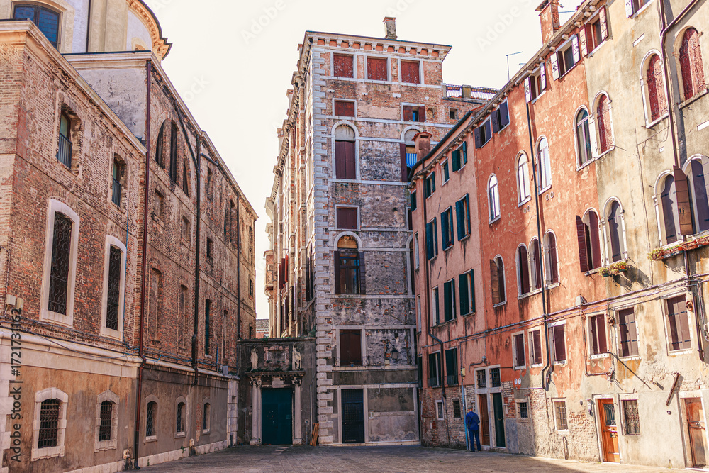 Obraz premium ChatGPT сказал:Venice, August 2025 – iconic views of St. Mark’s Basilica, Rialto Bridge, Grand Canal, Venetian nights, gondolas, and Carnival masks. Timeless beauty and culture in every shot.