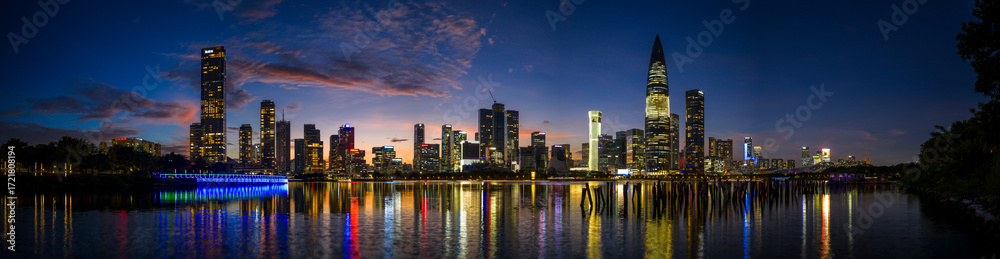 Naklejka premium Shenzhen skyline at Sunset