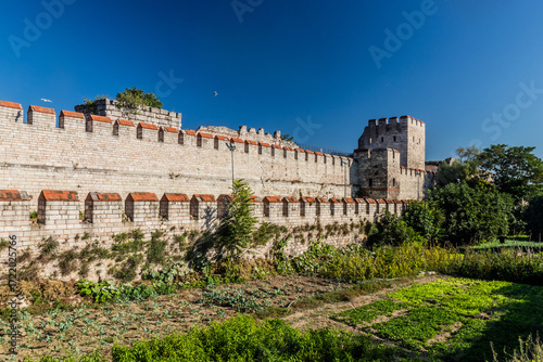 Canvas Print Theodosian Land Walls and vegetable gardens in Istanbul, Turkey
