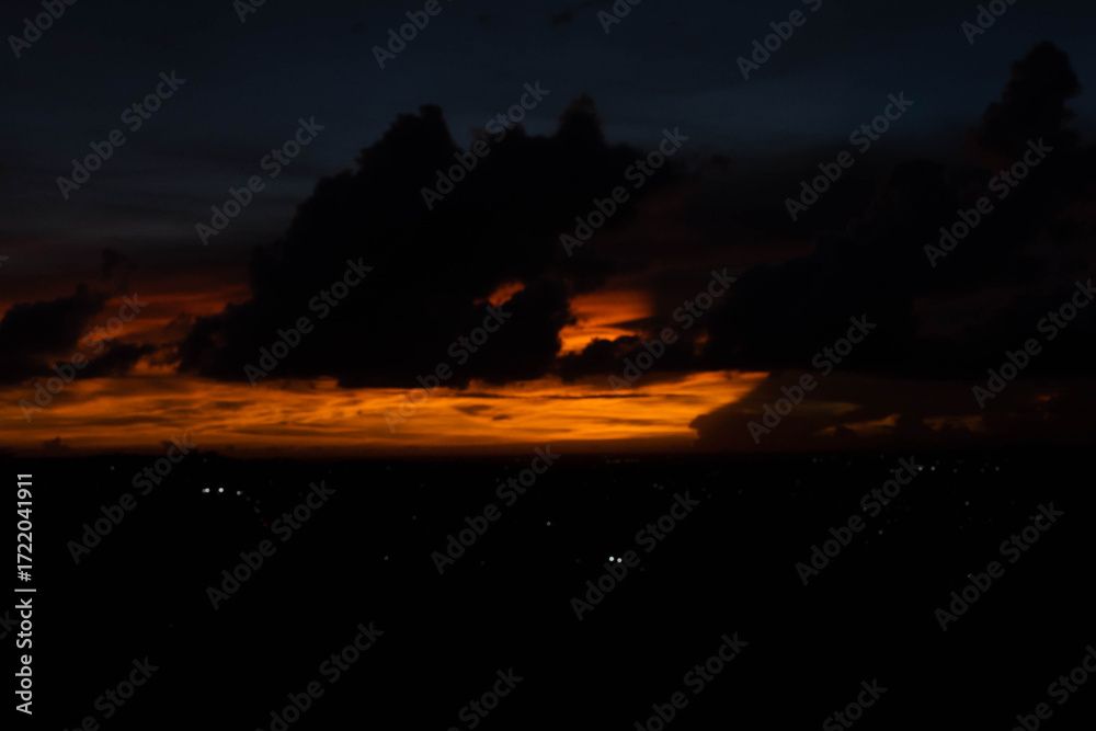 Obraz premium atardecer en el cerro
